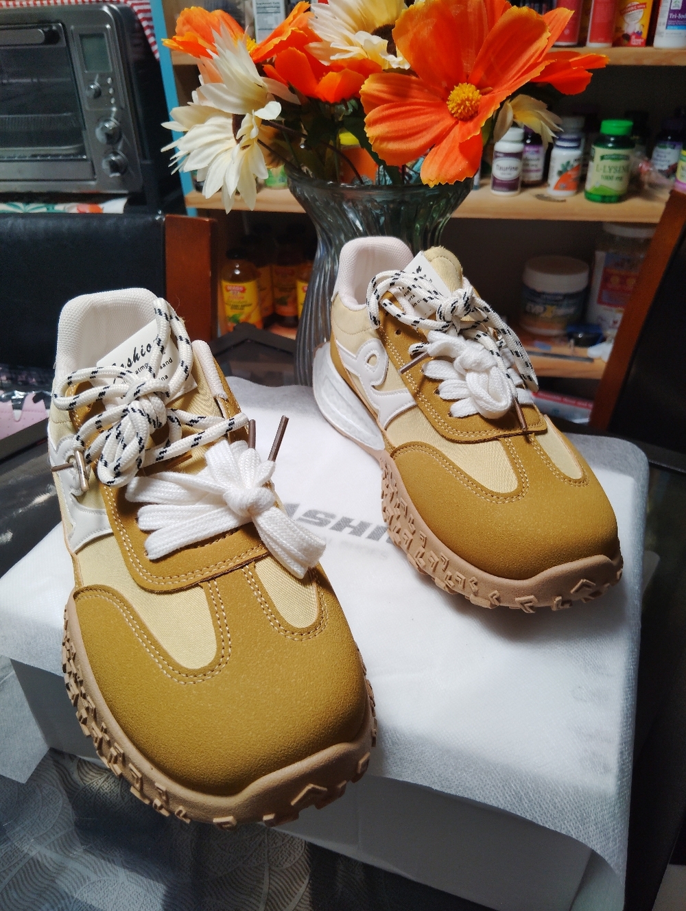 **" CASUAL TAN & WHITE FASHION SNEAKERS**💛🤍💛🤍💲💲💲💲💲 - Picture 13 of 13